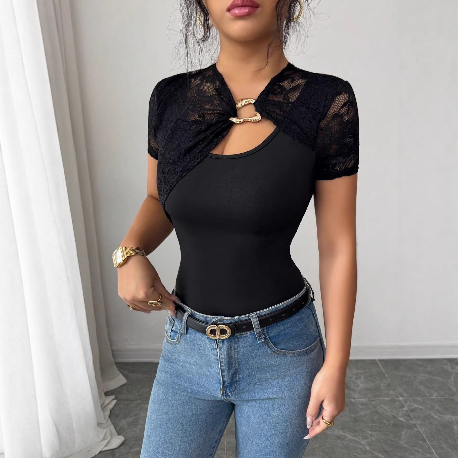 Damen nan kurzes Spitzen-Capelet mit dekorativem Metallclip und kurzen Ärmeln R&B