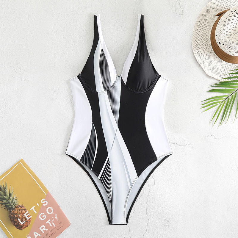 Damen Einteiler Badeanzug mit modernem Schnitt und grafischem Design R&B
