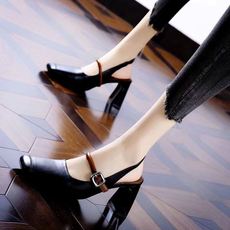 Damen Slingback-Pumps mit elegantem Blockabsatz und dekorativem Riemen R&B