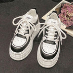 Damen Plateau Sneakers mit trendigem zweifarbigem Design und verstärkter Dämpfung