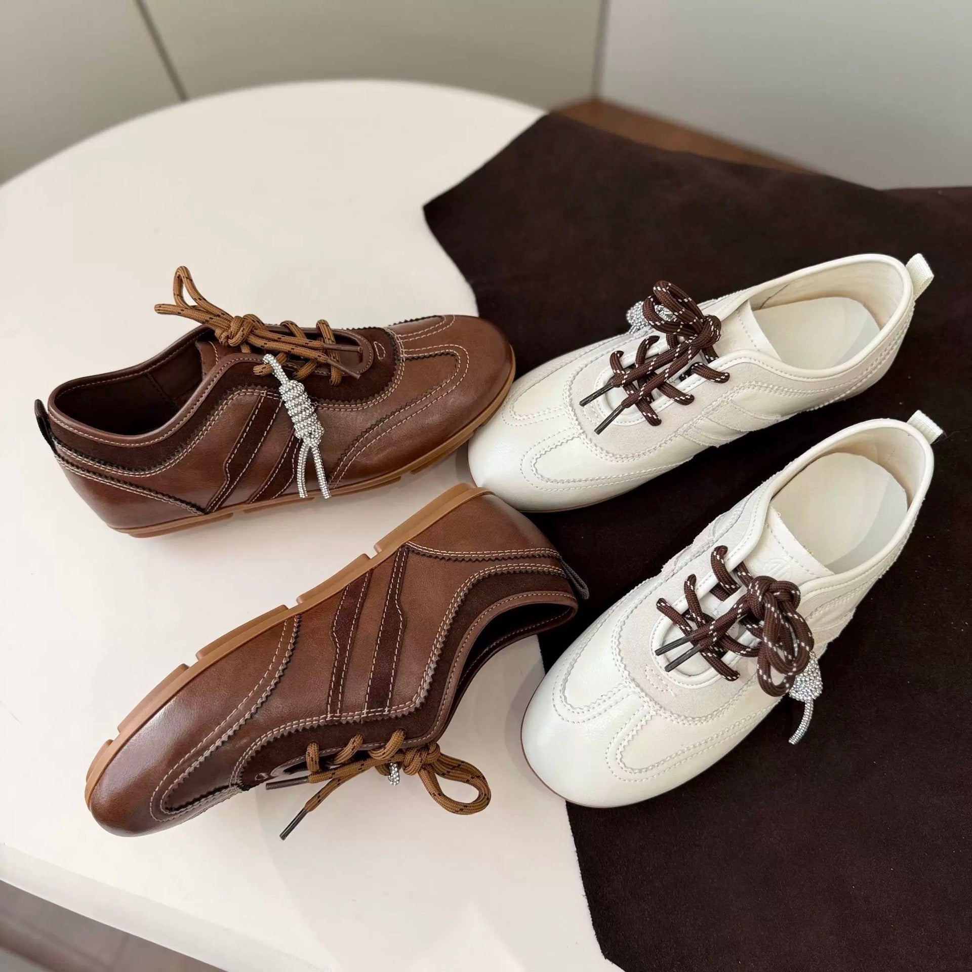 Damen Sportliche Lederfreizeitschuhe mit flexiblem Schnürsystem R&B