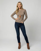 Schicker taillierter Damen Strickpullover in KaffeR&Braun für den Herbstlook