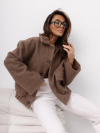 Damen Kuschelige Overshirtjacke im lässigen Stil mit praktischen Taschen und Knopfverschluss R&B