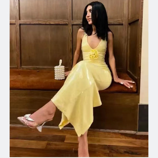 Damen Glamouröses Pailletten-Abendkleid mit tiefem Ausschnitt und eleganter Silhouette R&B