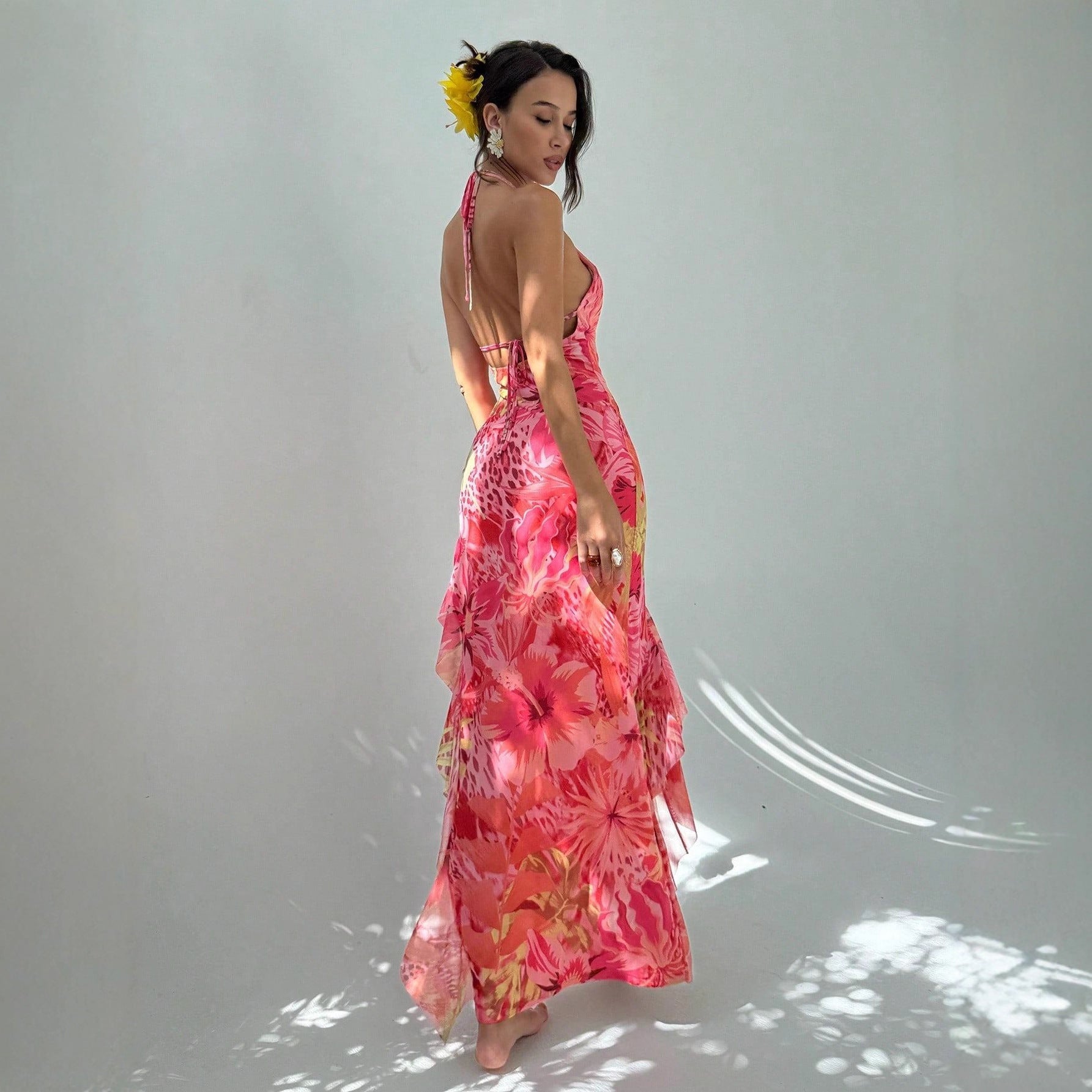 Damen Maxikleid mit elegantem Cut-Out-Design und floralen Akzenten R&B