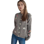 Damen Strickjacke mit festlichem Motiv und dekorativen Knöpfen R&B
