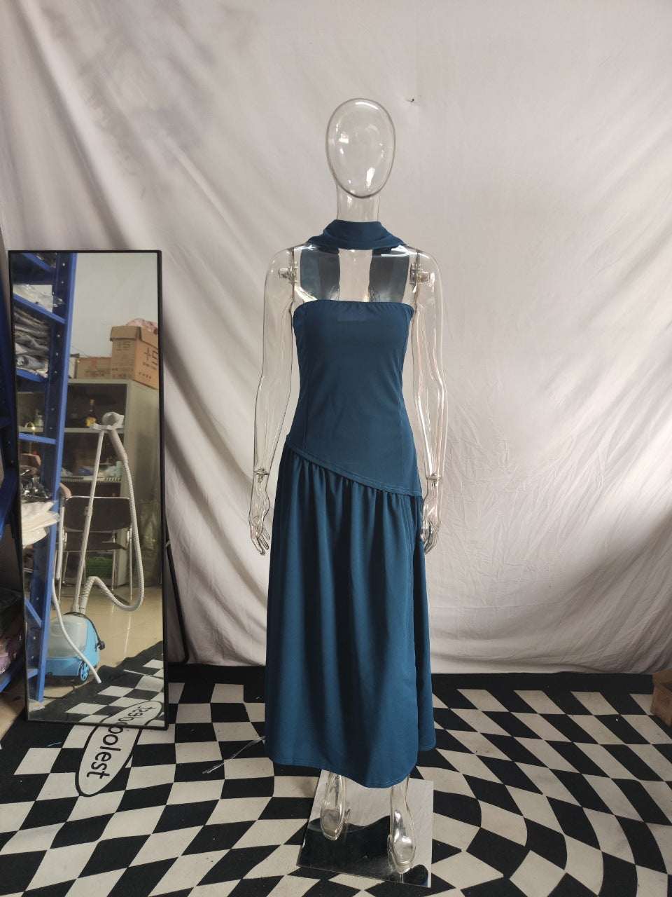 Damen Maxikleid mit schulterfreiem Design und dekorativem Wickelausschnitt R&B