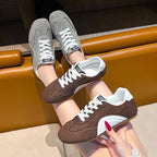 Damen sportliche Sneakers mit hochwertigem Wildleder-Obermaterial und flexibler Sohle