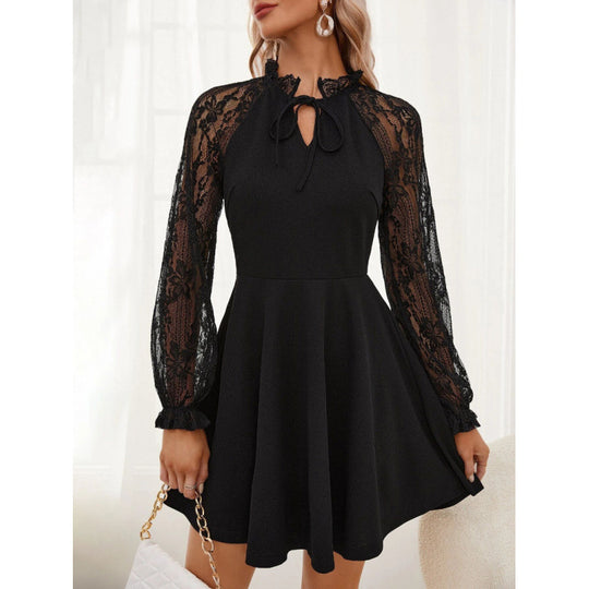 Damen Kleid mit Spitzenärmeln und Taillenschnitt R&B