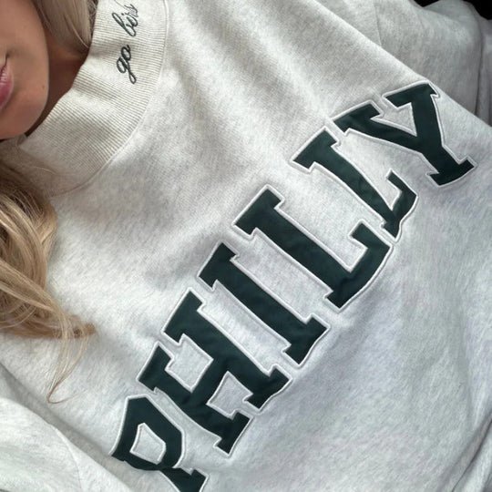 Damen nan weit geschnittenes College-Sweatshirt mit hohem Stehkragen und aufgenähtem Schriftzug R&B
