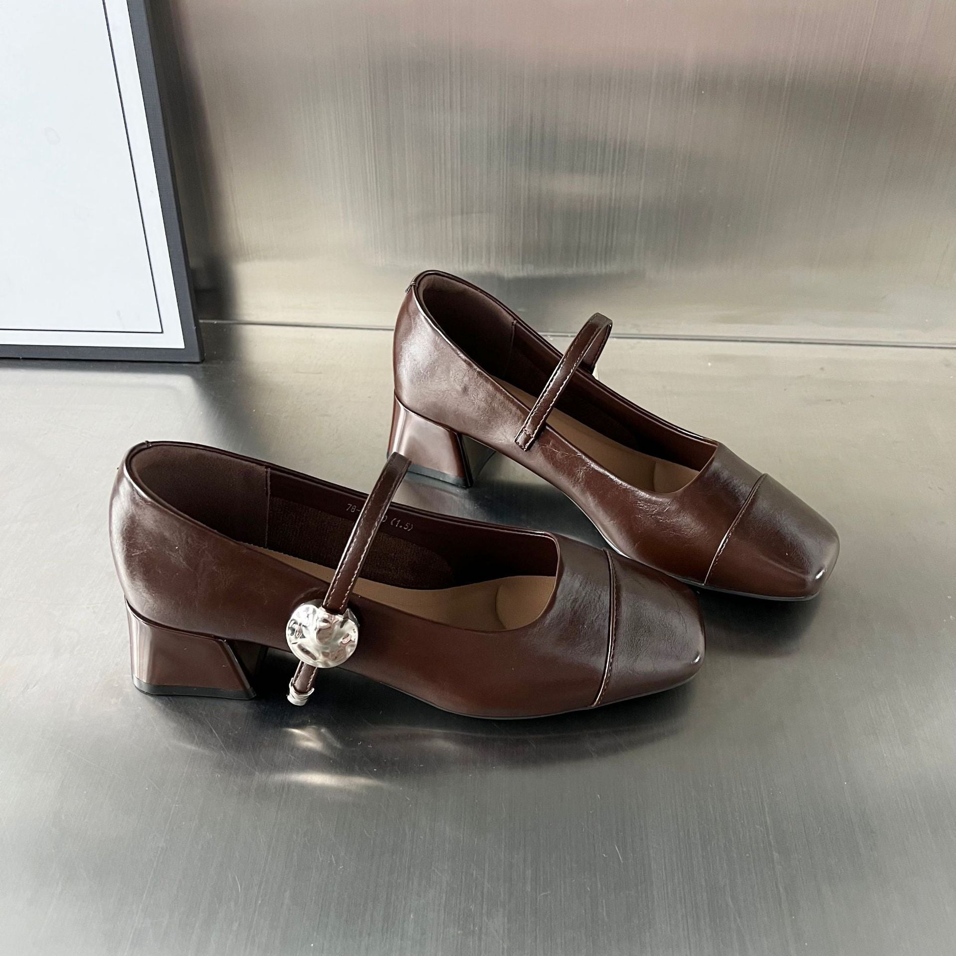 Damen elegante Pumps mit modischem Riemen und bequemer Blockabsatz R&B