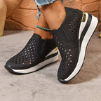 Damen sportliche Slip-On Sneakers mit atmungsaktivem Obermaterial und dekorativen Perlendetails R&B