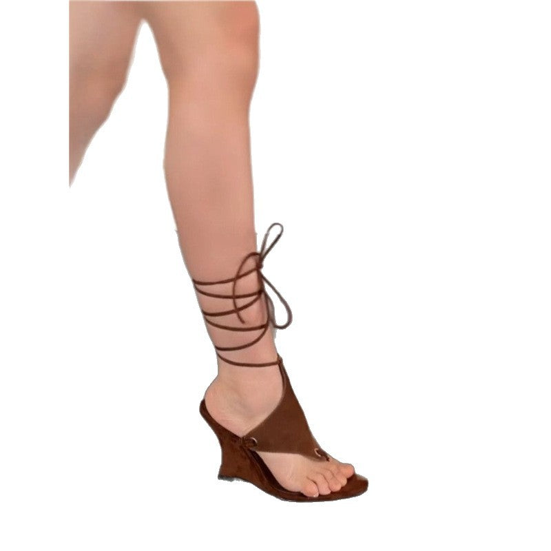 Damen Wedge-Sandalen mit animalischem Print und raffinierten Riemen R&B