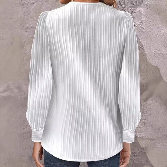 Damen Plissee-Bluse mit asymmetrischem Ausschnitt und Knopf-Details R&B
