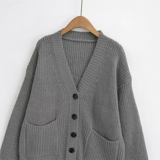 Damen Strickjacke mit großzügigen Taschen und Knopfdetails R&B