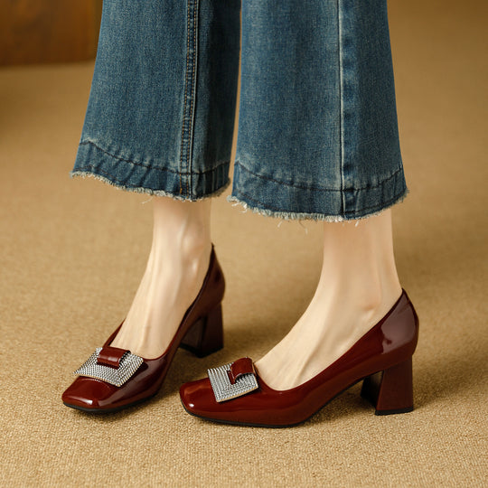 Damen Hochglanz-Pumps mit funkelnder Schmuckapplikation und komfortablem Blockabsatz R&B