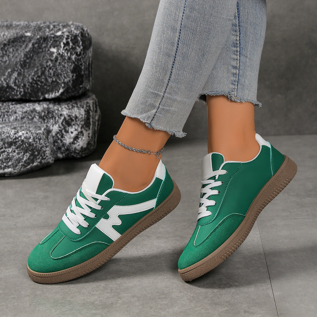 Damen Sportliche Sneakers mit hochwertigem Obermaterial und dämpfender Sohle R&B