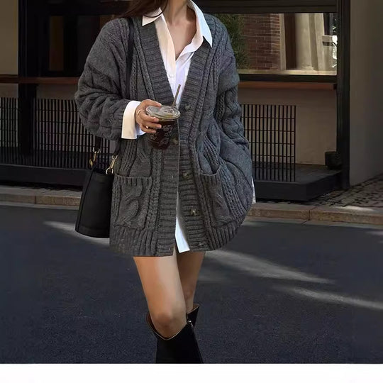 Damen Strickcardigan mit tiefem V-Ausschnitt und strukturiertem Zopfmuster R&B