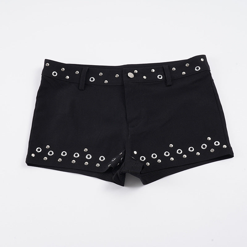 Damen Shorts im urbanen Stil mit metallischen Nietenapplikationen R&B