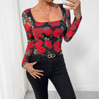 Damen nan figurnahes Stretchshirt mit quadratischem Ausschnitt, feiner Meshstruktur und großflächigem Rosenprint R&B
