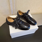 Damen modische Schnürschuhe mit glänzender Lederoberfläche und eleganten Akzenten R&B