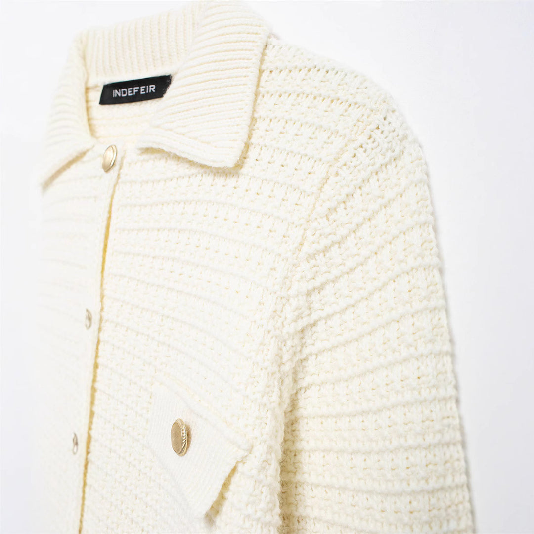 Damen Kurze Strickjacke mit Knopfdetails und aufgesetzten Taschen R&B