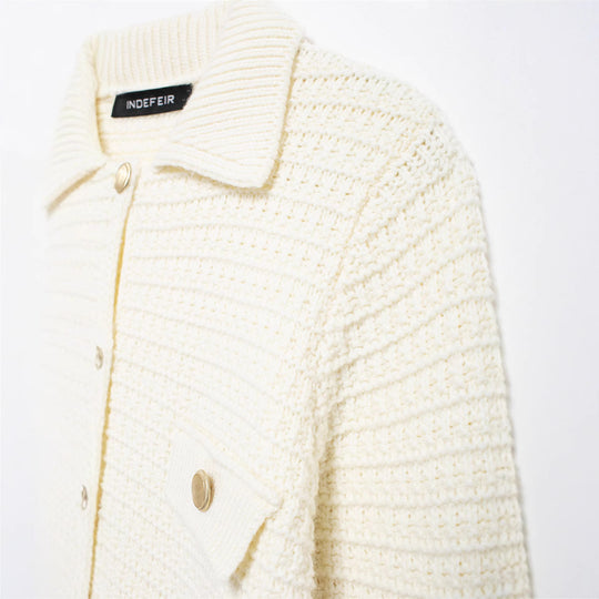 Damen Kurze Strickjacke mit Knopfdetails und aufgesetzten Taschen R&B