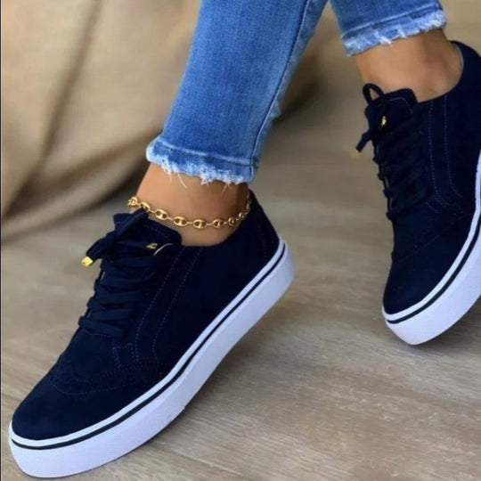 Damen Sneaker im eleganten Vintage-Look mit modischen Broguemustern R&B