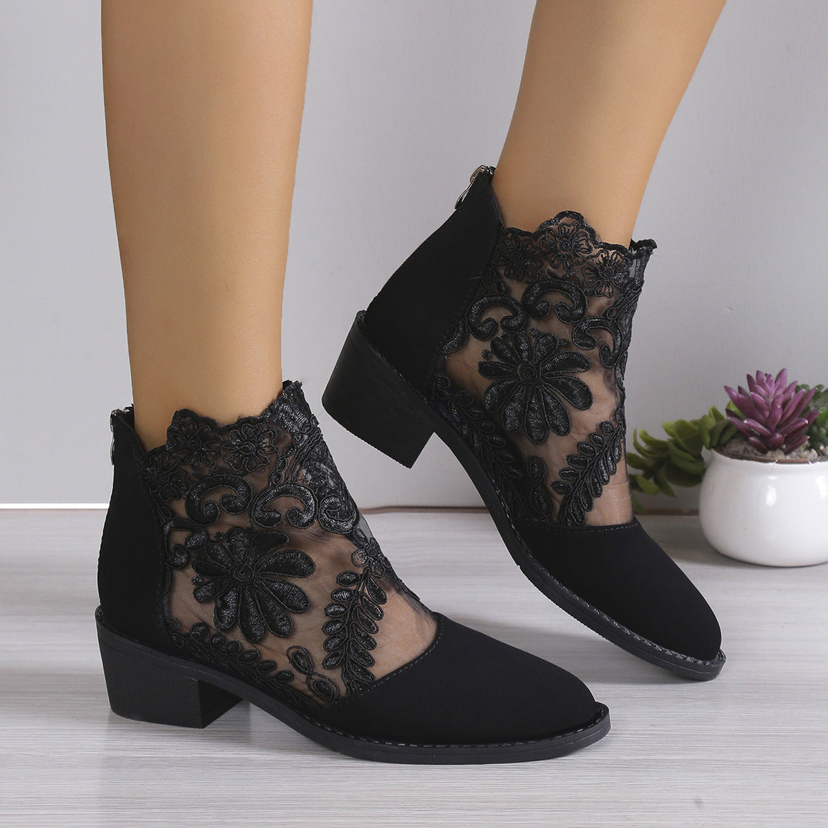 Damen modische Stiefeletten mit aufwendiger Spitzendecke R&B