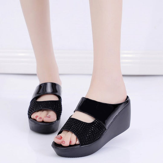 Damen Wedge-Pantoletten mit komfortabler dämpfender Sohle und eleganter Dekorverzierung R&B