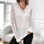 Damen nan figurbetontes Spitzenshirt mit V-Ausschnitt, transparenten Spitzenärmeln und Strassbesatz R&B