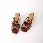 Damen Sandalen mit elegantem Riemendesign und glamourösem Glanz
