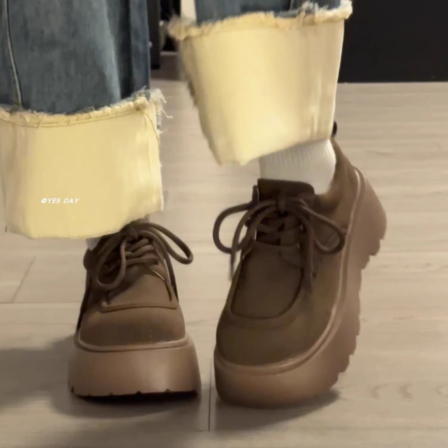 Damen Komfortable Sneaker mit modernem Design und extraleichter Sohle R&B