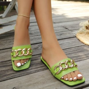 Damen Elegante und bequeme Slides mit dekorativen Metallakzenten R&B