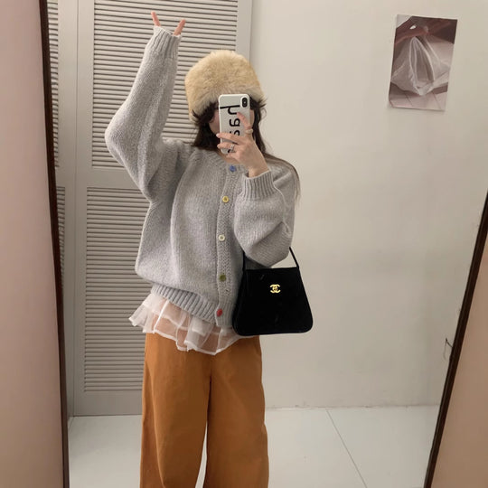 Damen Kuschelige Strickjacke mit bunten Knöpfen und lockerer Passform R&B