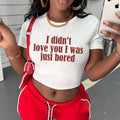 Damen Crop-Shirt mit kreativem Statement und figurbetontem Schnitt R&B