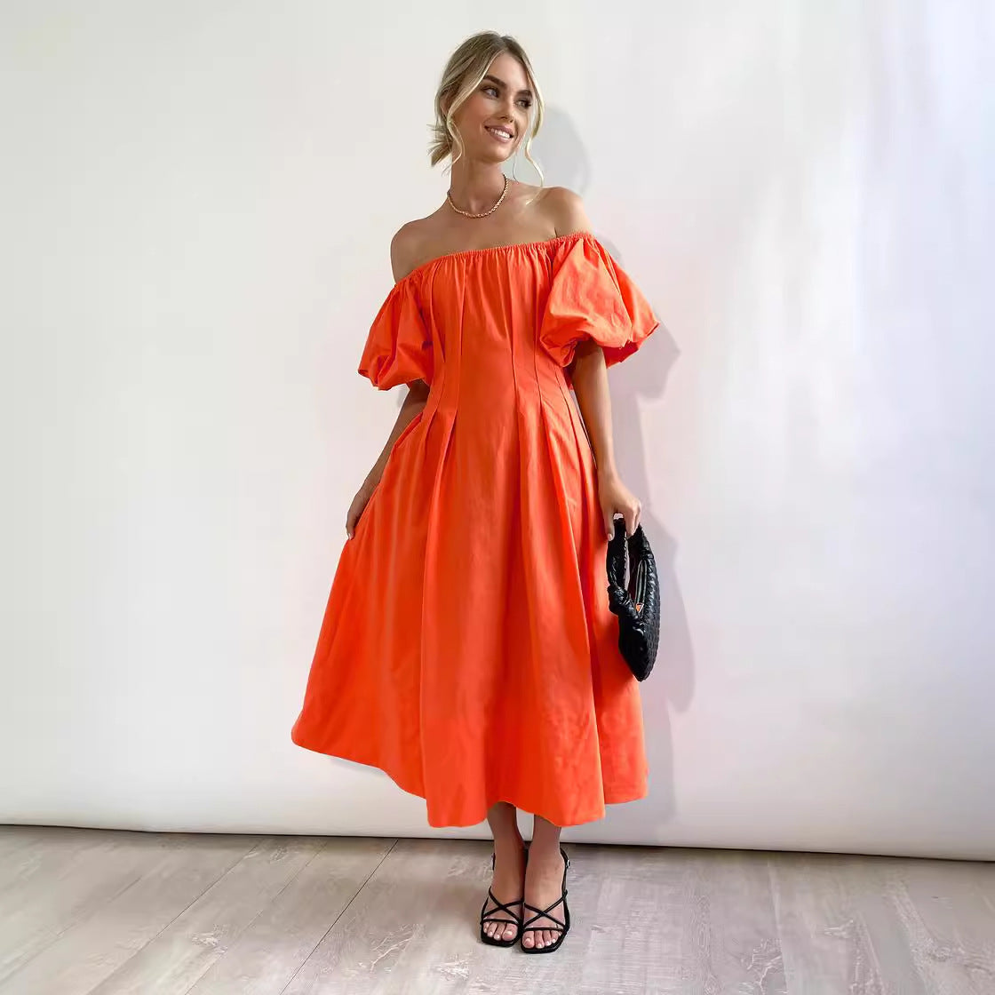 Damen Maxikleid mit schulterfreier Silhouette und voluminösen Ärmeln R&B