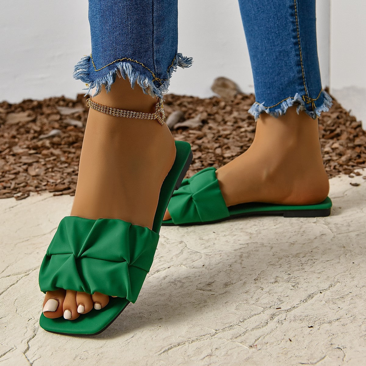 Damen Modische und stylische Sandalen mit gefalteter Riementechnik R&B