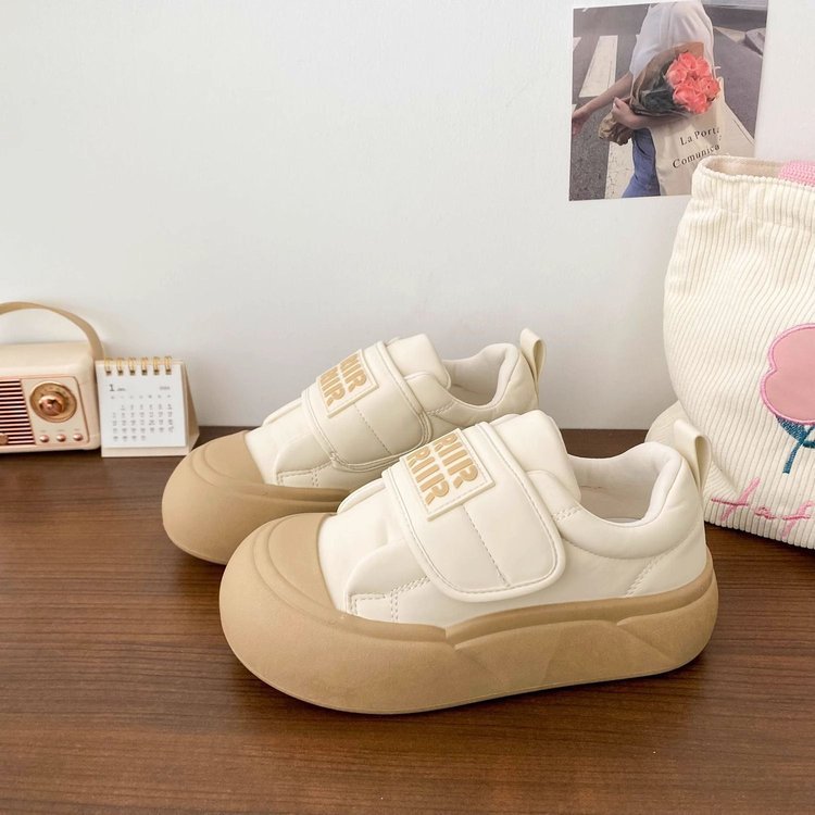 Damen Sneaker mit verstellbarem Klettverschluss und innovativem Sohlenprofil R&B