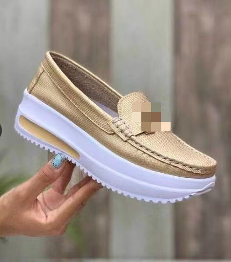 Damen bequeme Slip-On Mokassins mit strukturierten Details und rutschfester Sohle R&B