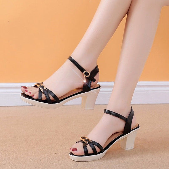 Damen nan Riemchensandalen mit gepolstertem Fußbett und elegantem Kettenakzent R&B