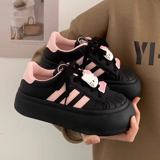 Damen Plateau Sneakers mit verspielten Hello Kitty Applikationen R&B