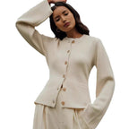 Damen elegante Strickjacke mit Knopfdetails und praktischen Taschen R&B