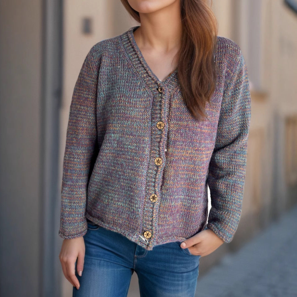 Damen Strickjacke mit kreativem Farbmuster und goldenen Knöpfen R&B