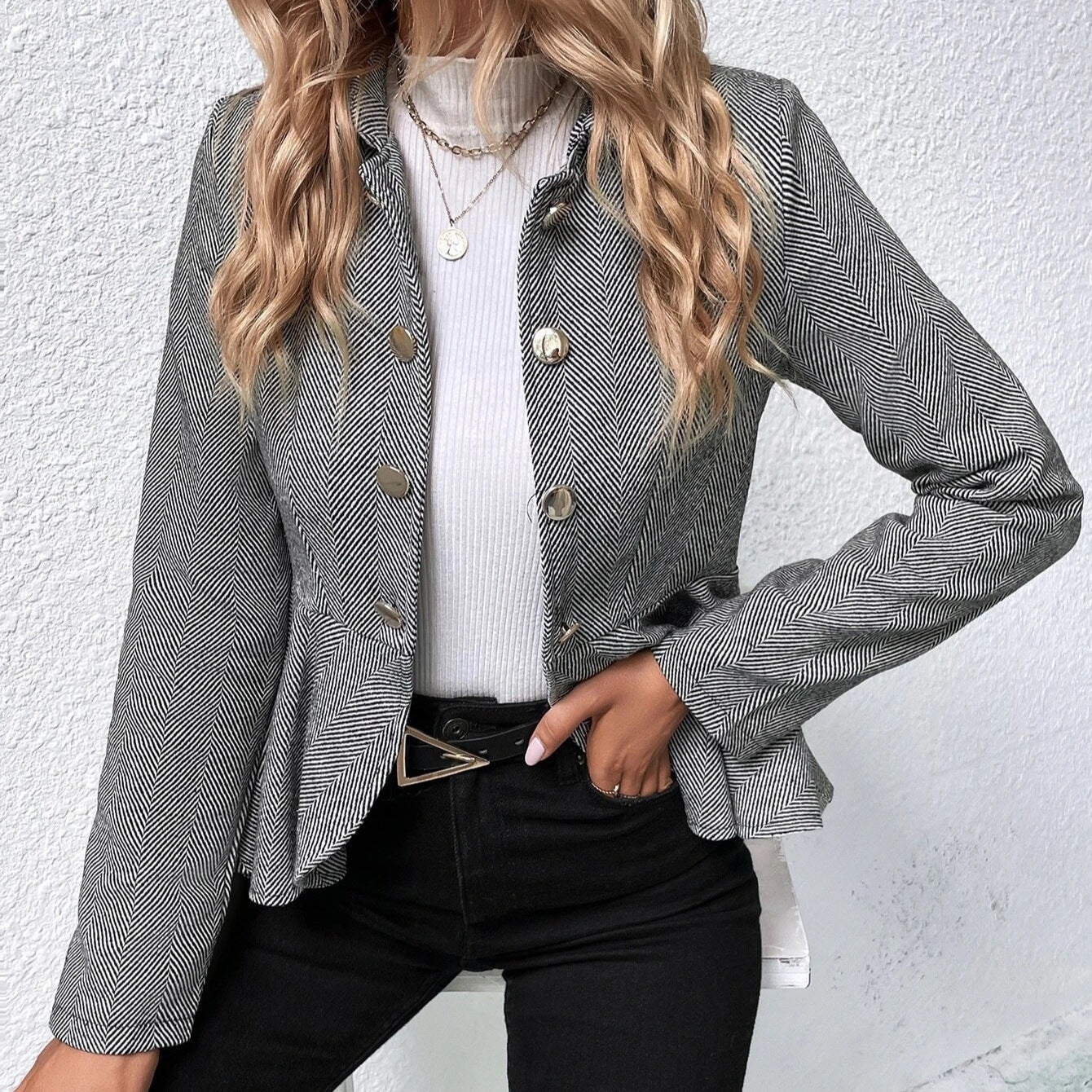 Damen Chic Tailored Blazerjacke mit asymmetrischem Saum und Knopfdetails R&B