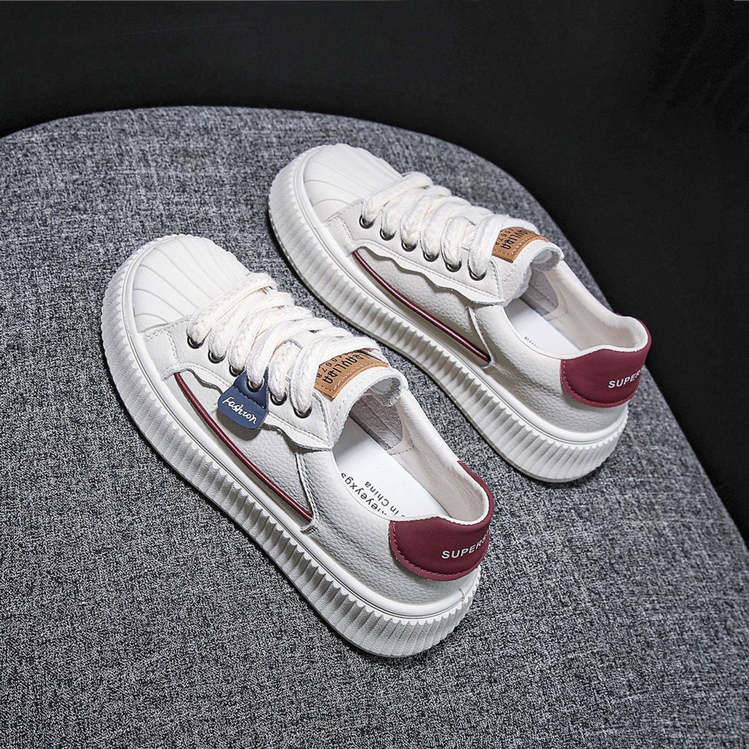 Damen Sportliche Sneakers mit charakteristischem Oberflächen-Design und rutschfester Sohle R&B
