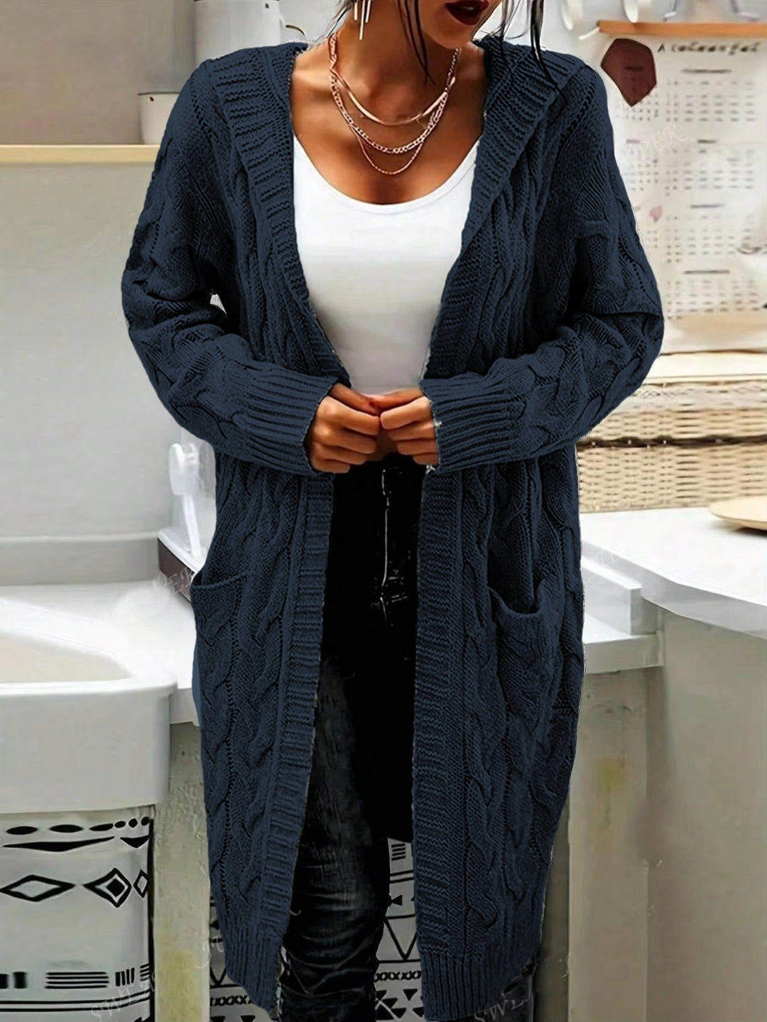 Damen Grobstrickjacke mit hochwertigen Zopfmustern und praktischen Taschen R&B