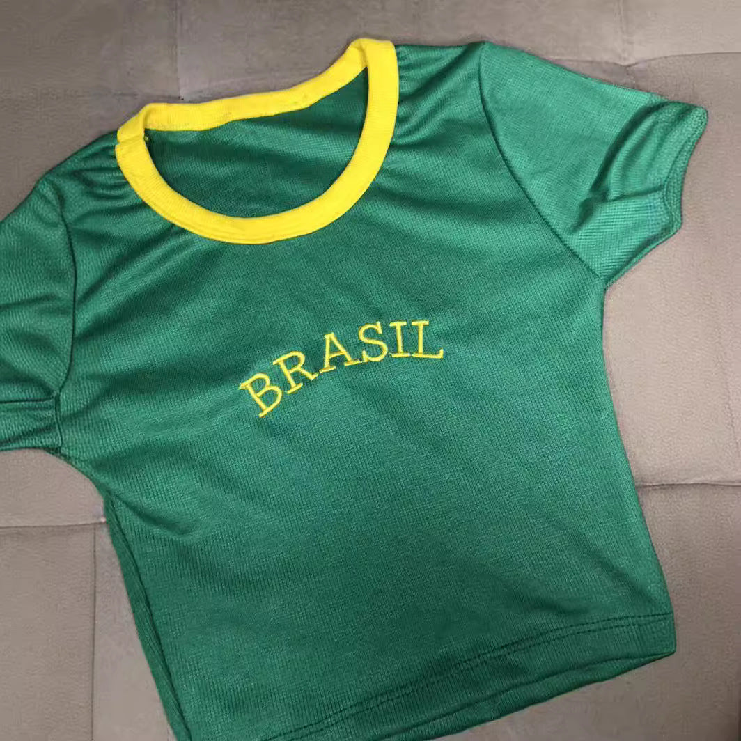 Damen Crop T-Shirt mit Brasil Schriftzug und bunten Akzenten R&B