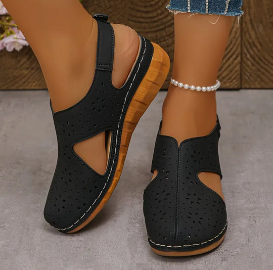 Damen Bequeme Clogs mit durchbrochenem Design und anatomischem Fußbett R&B