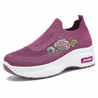 Damen nan elastischer Strick-Slipper mit aufgesticktem Blumenmotiv und stützender Keil-Laufsohle R&B